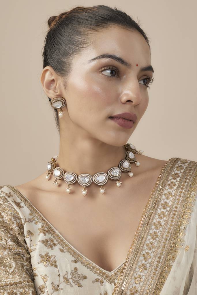 Vivinia By Vidhi Mehra Burgandi Gold Plated White Womens Kundan, Polki Short Necklace Set With Pair Of Earrings -Vn924 : VN924