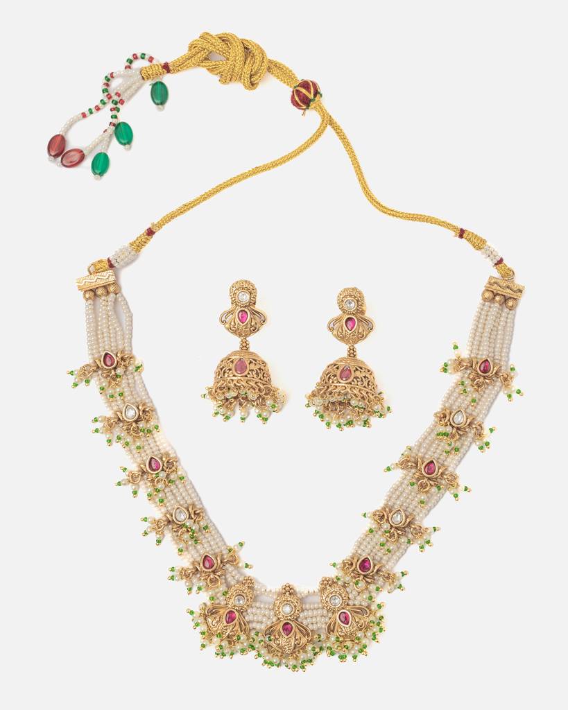 Vivinia By Vidhi Mehra Ismaarh 2.0 Gold/White/Multi Choker Necklace Set With Pair Of Earrings : VN949