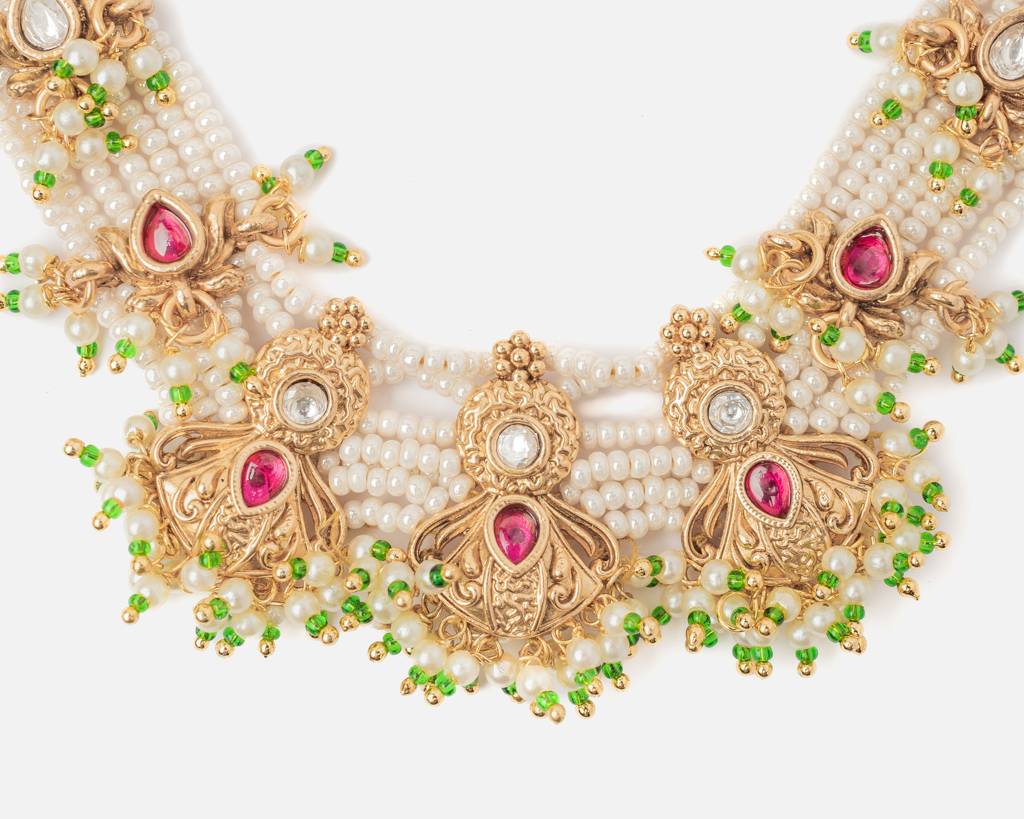 Vivinia By Vidhi Mehra Ismaarh 2.0 Gold/White/Multi Choker Necklace Set With Pair Of Earrings : VN949