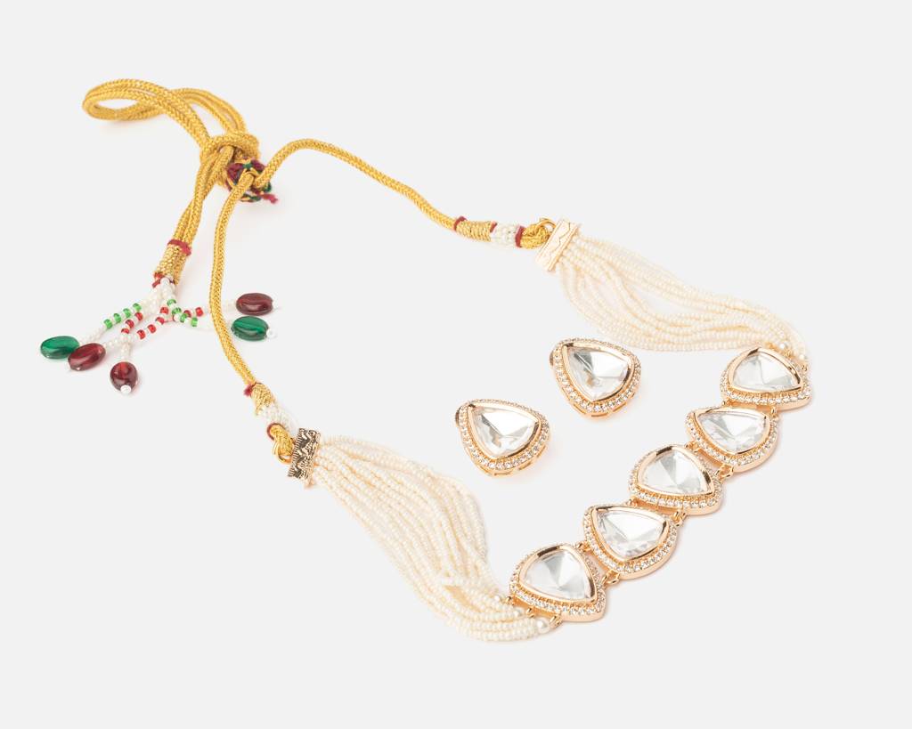 Vivinia By Vidhi Mehra Ismaarh 2.0 Gold/White Choker Necklace Set With Pair Of Earrings : VN952