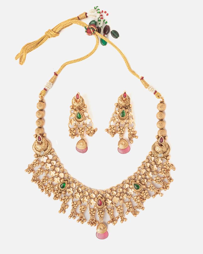 Vivinia By Vidhi Mehra Ismaarh 2.0 Gold/Multi Short Necklace Set With Pair Of Earrings-Vn956 : VN956