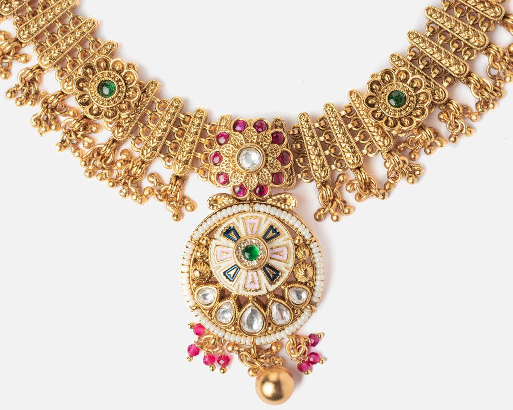 Vivinia By Vidhi Mehra Ismaarh 2.0 Gold/Multi Short Necklace Set With Pair Of Earrings : VN964