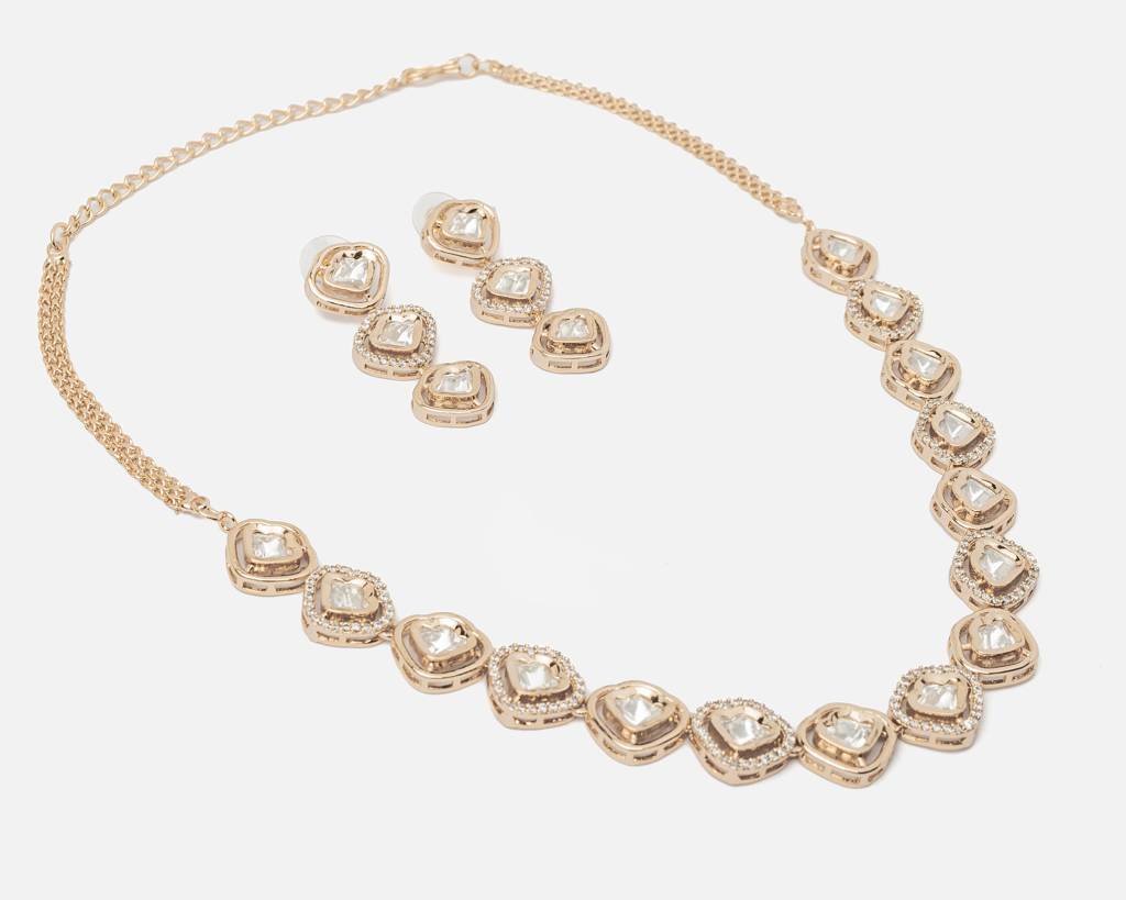 Vivinia By Vidhi Mehra Ismaarh 2.0 Gold Plated Diamond Short Necklace Set With Pair Of Earrings : VN965