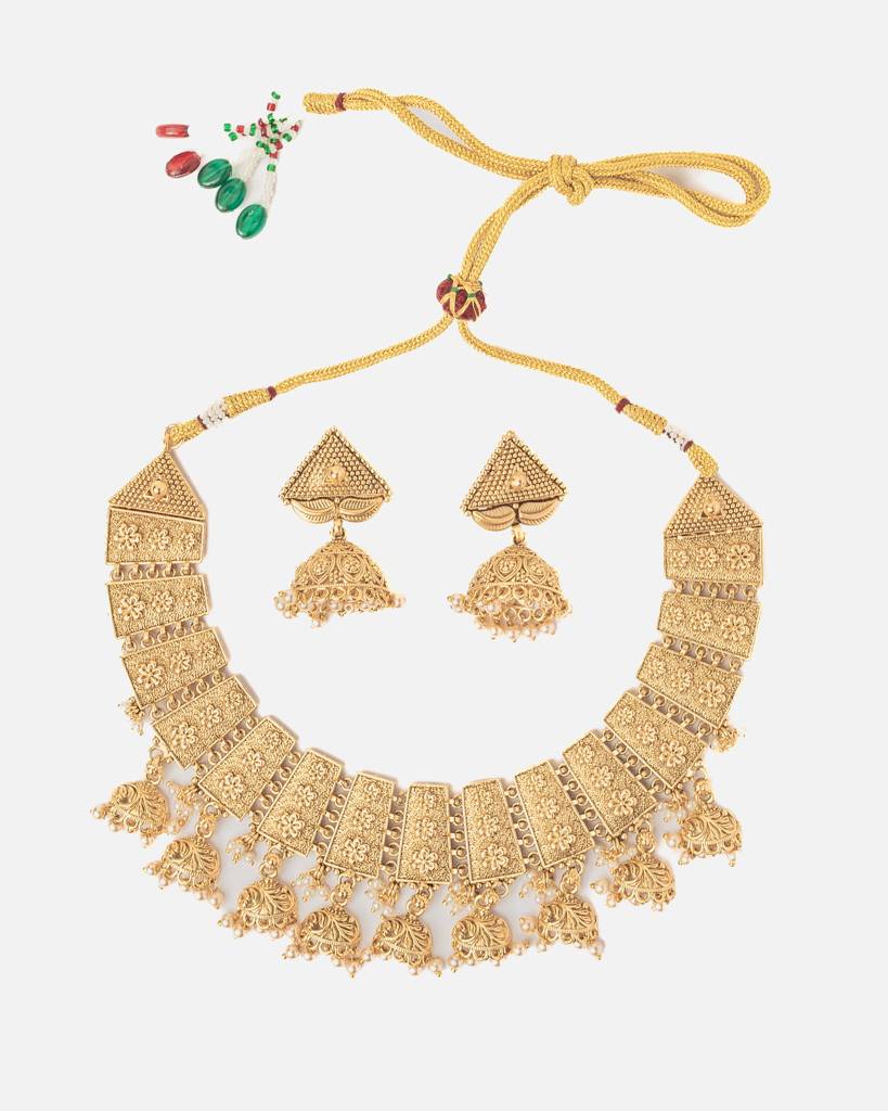 Vivinia By Vidhi Mehra Ismaarh 2.0 Gold Plated Short Necklace Set With Pair Of Earrings : VN967