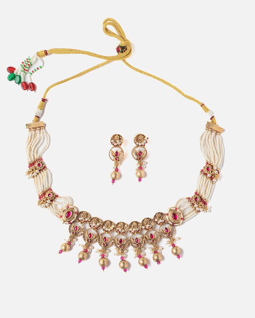 Vivinia By Vidhi Mehra Ismaarh 2.0 Gold/White/Pink Plated Choker Necklace Set With Pair Of Earrings : VN971