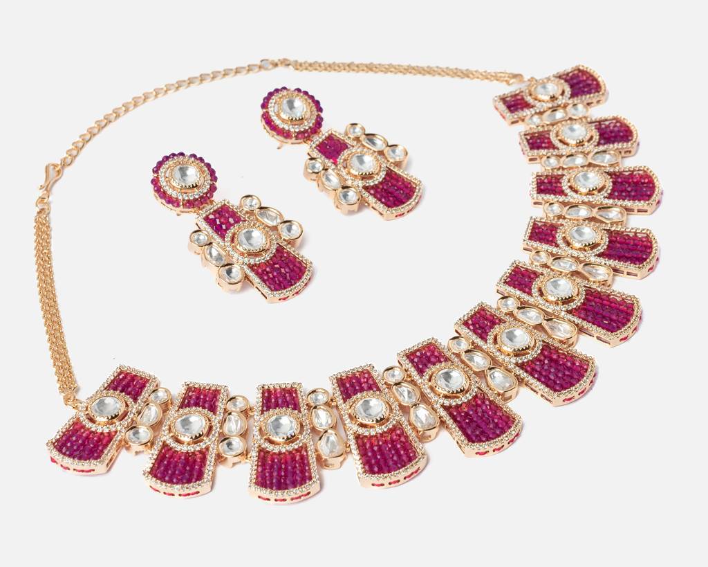 Vivinia By Vidhi Mehra Ismaarh 2.0 Gold/Pink Choker Necklace Set With Pair Of Earrings : VN972