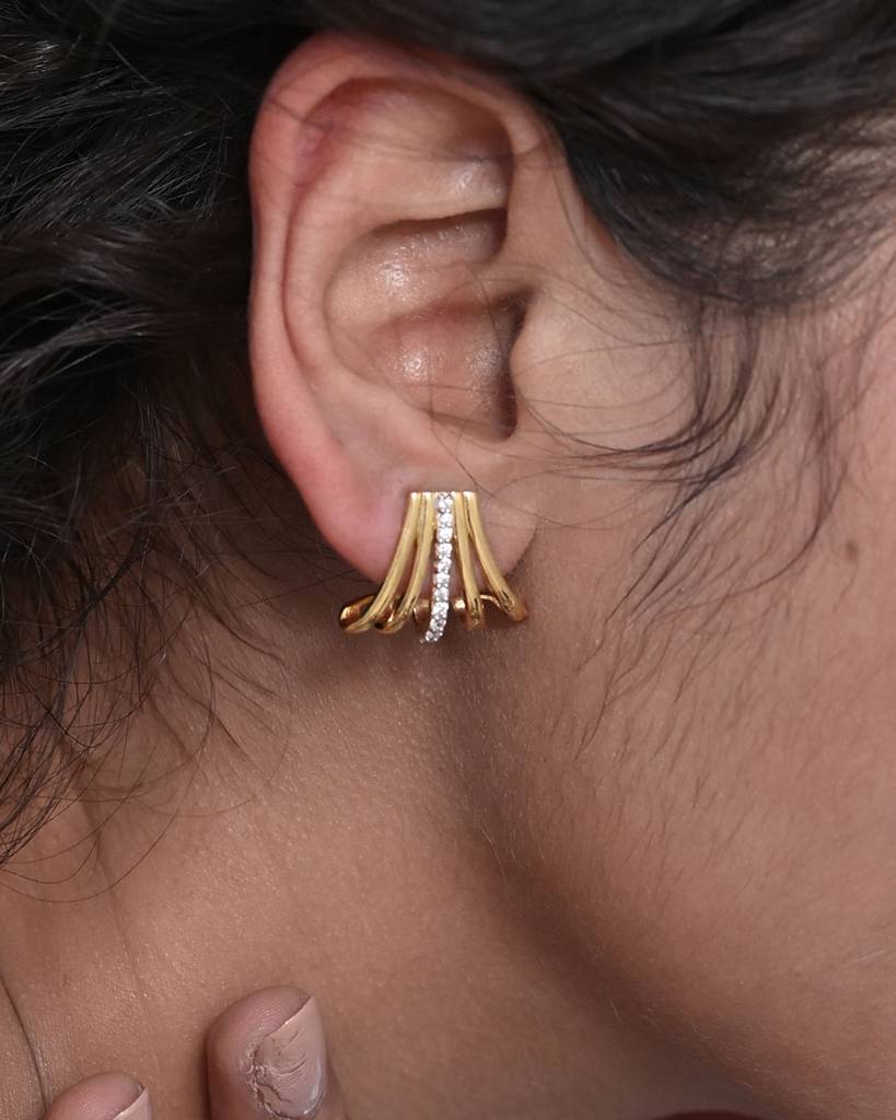 Muse 0.30 Carat Diamond Earrings : vye19