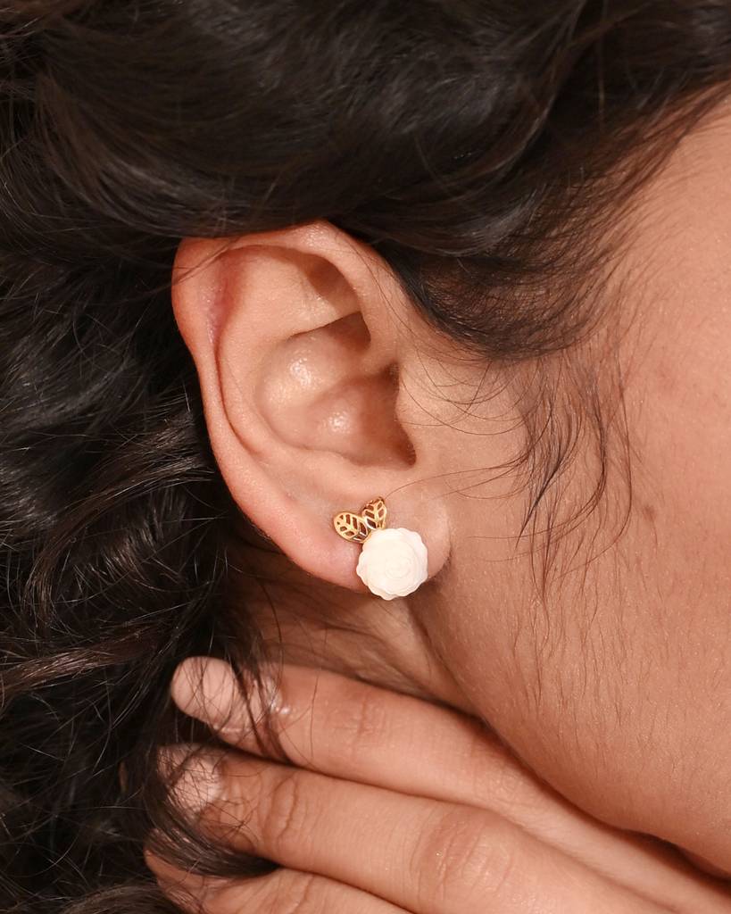 Flower Stud Earrings : VYE22