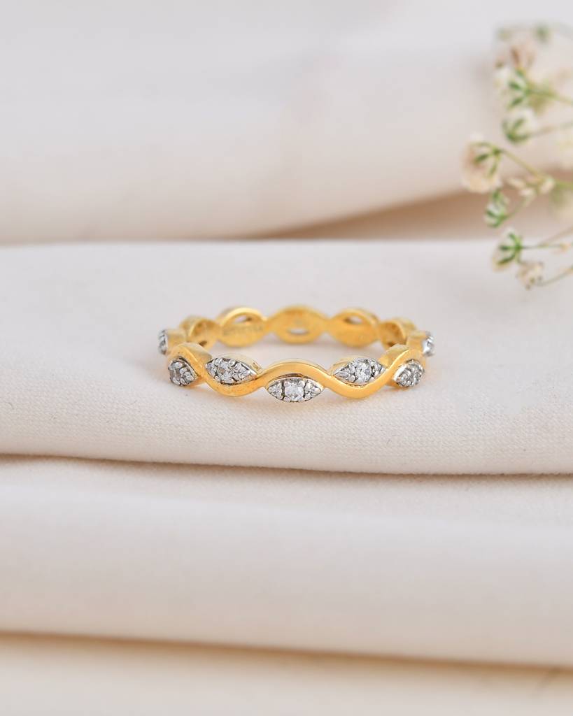 Bella 0.16 Carat Diamond Ring : VYR17