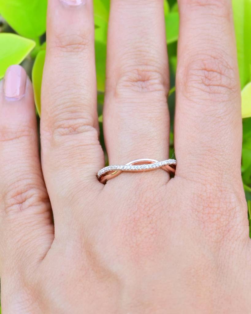 Petite 0.12 Carat Diamond Ring : VYR20