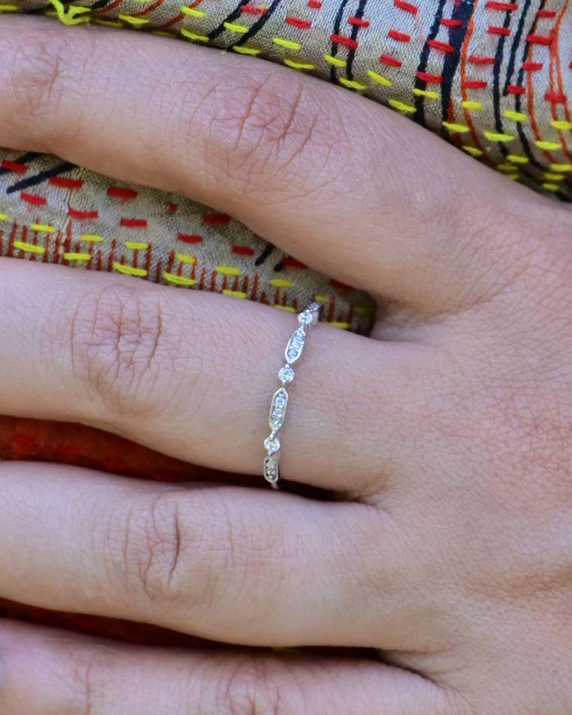 Silk 0.10 Carat Diamond Ring : VYR21