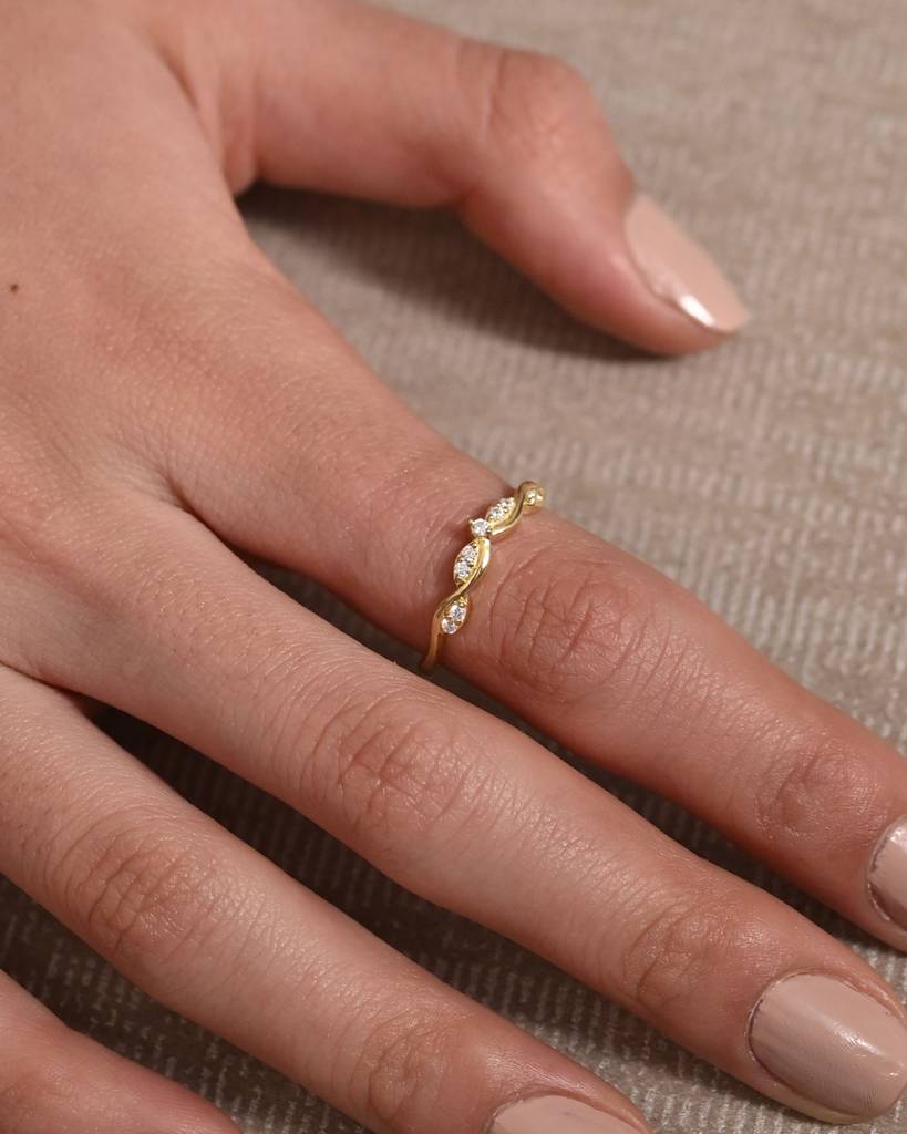 Mira 0.13 Carat Diamond Ring : VYR22