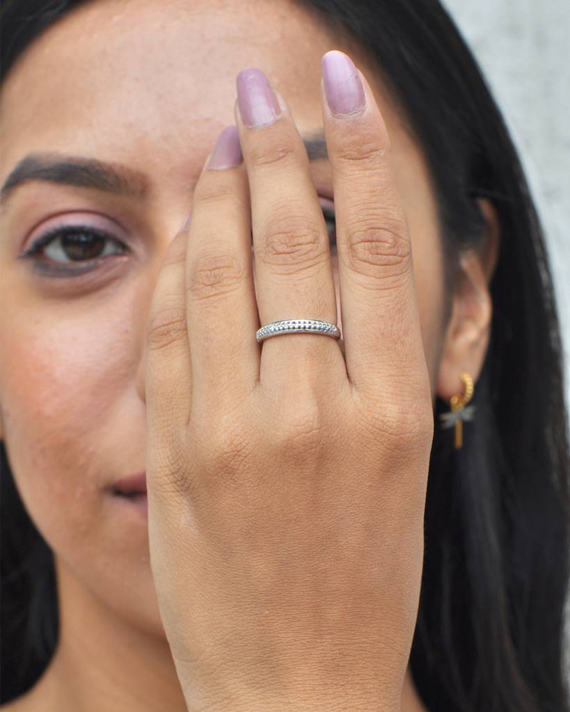 Linear Ring : VYR52