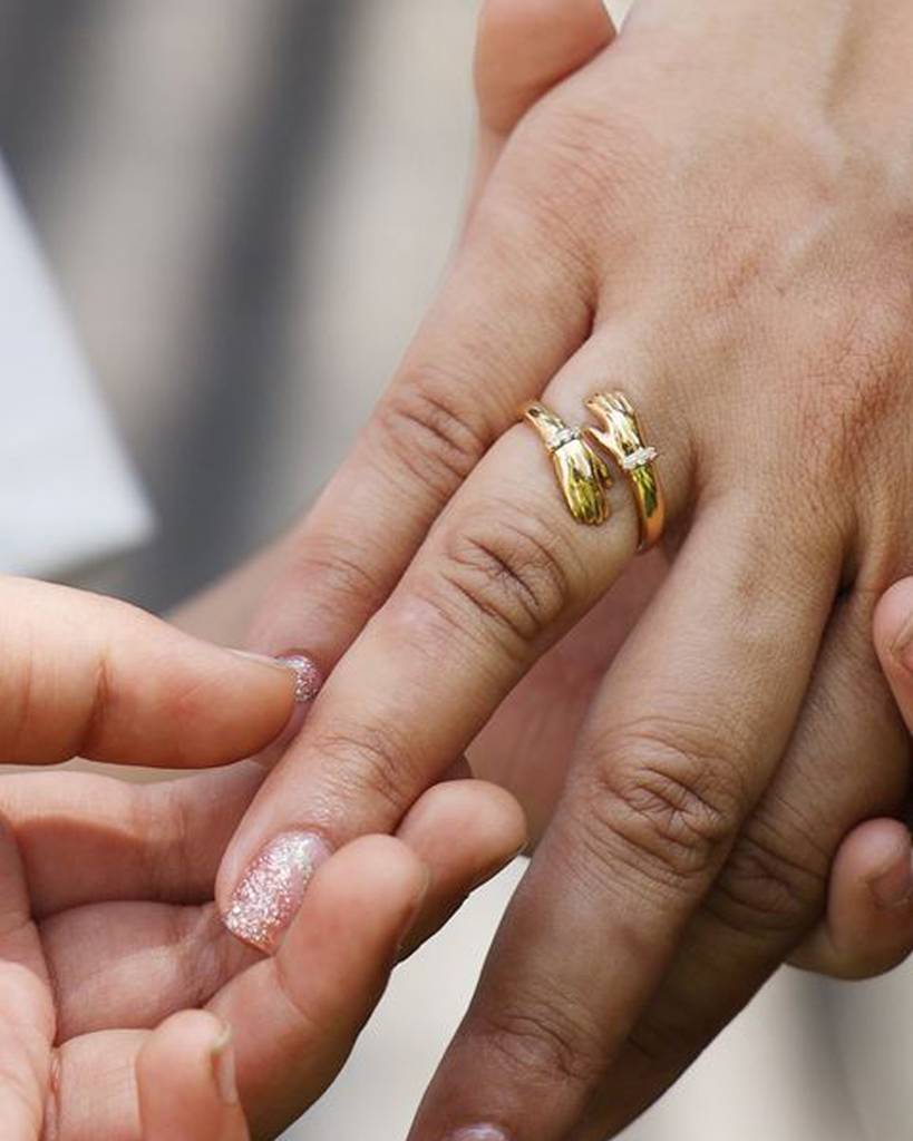 Hug Diamond Ring : VYR59