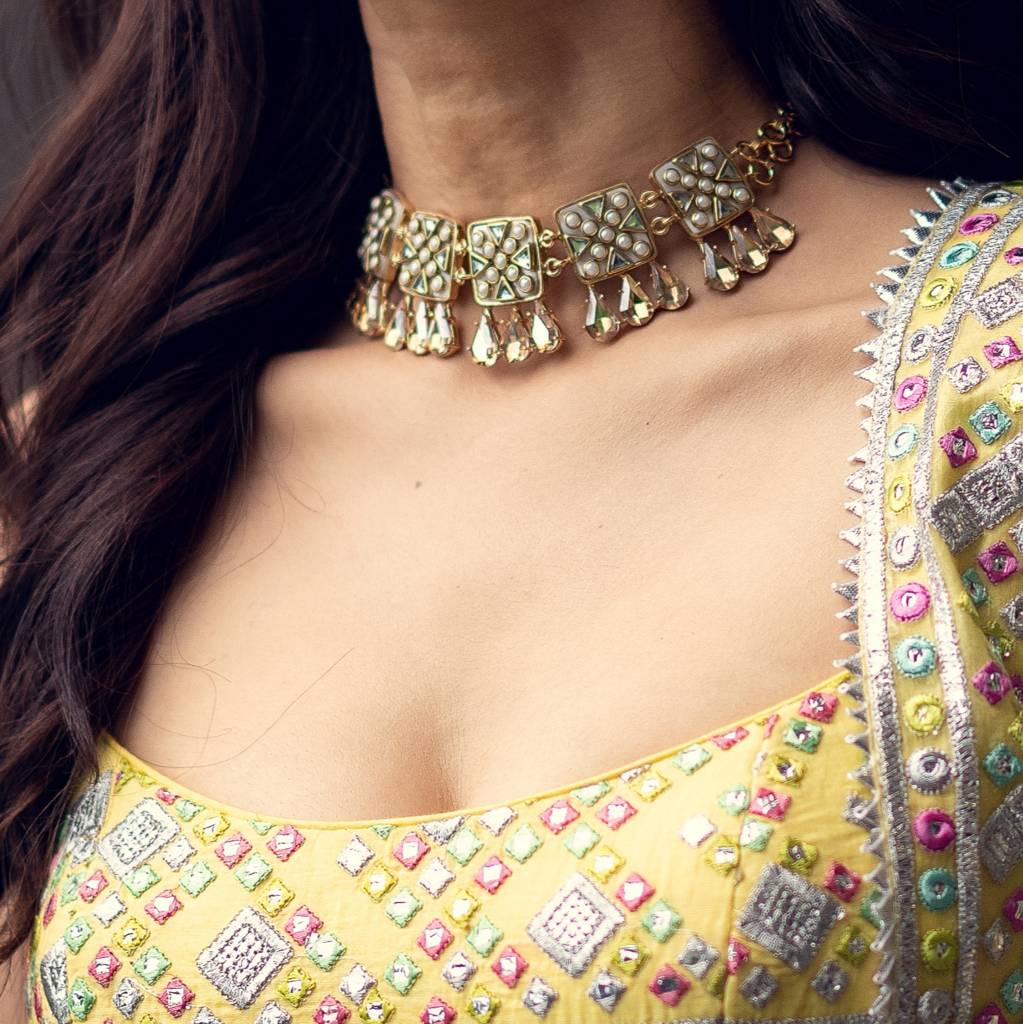 Viana Mini Set (Choker + Earrings)