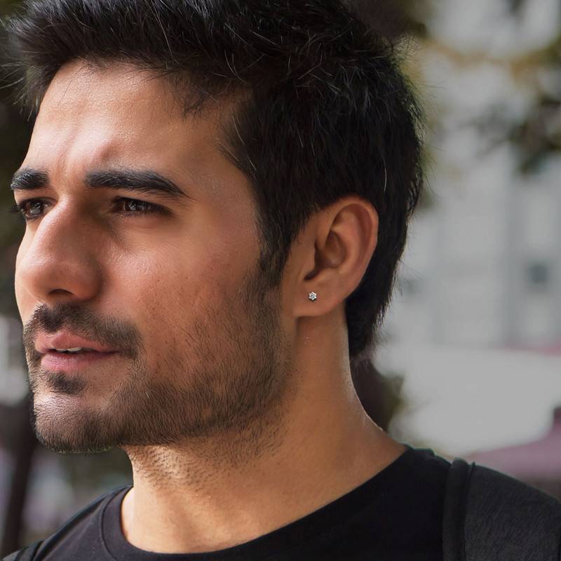 Kisna 14K Yellow Si Diamond Gold Earrings For Men | Jacole