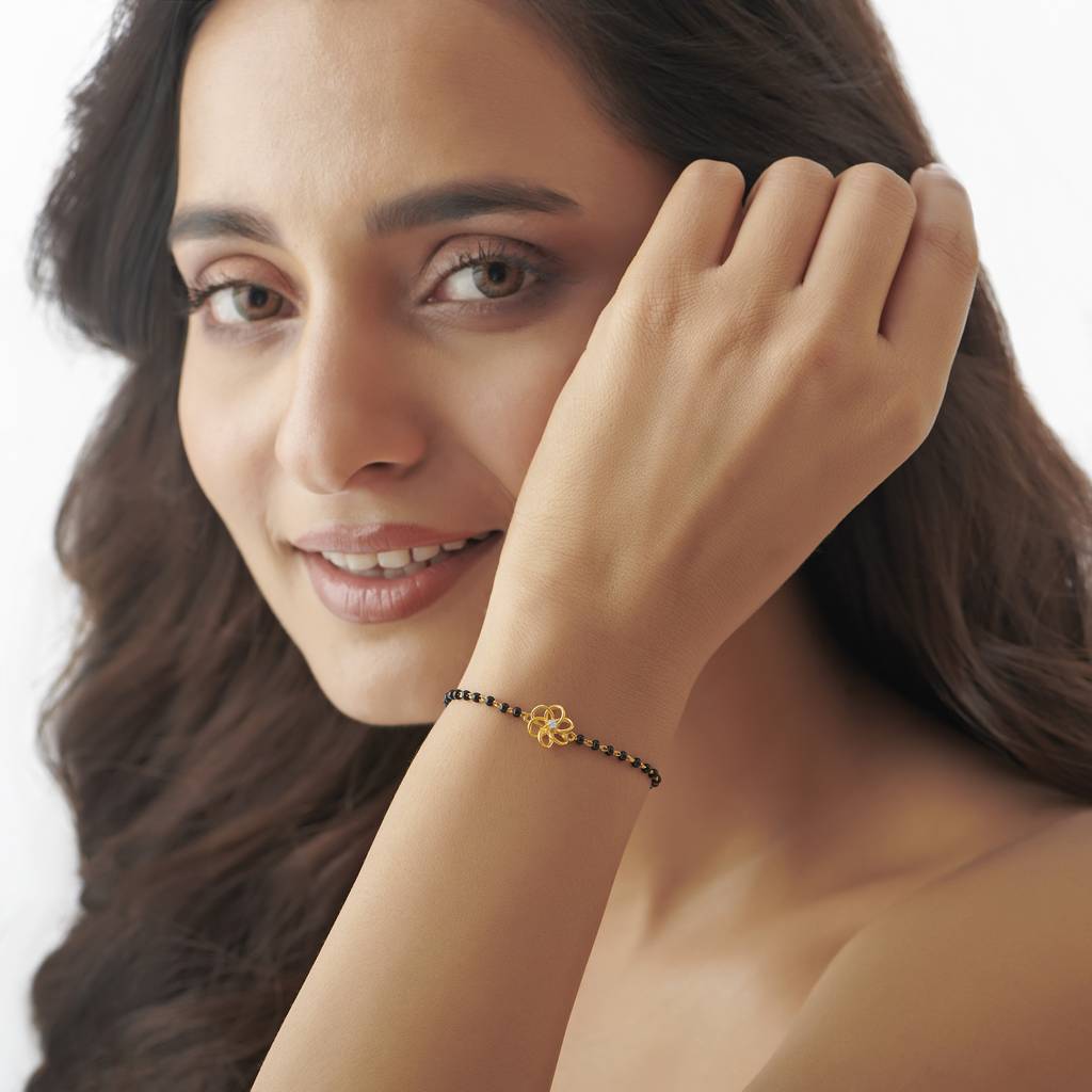 Kisna 14K Yellow Gold Acacia Diamond Mangalsutra Bracelet : W70059