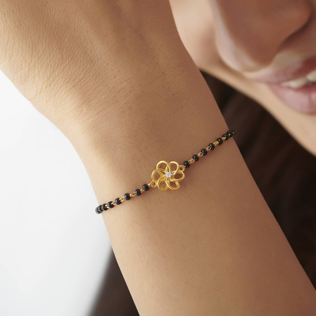 Kisna 14K Yellow Gold Acacia Diamond Mangalsutra Bracelet : W70059