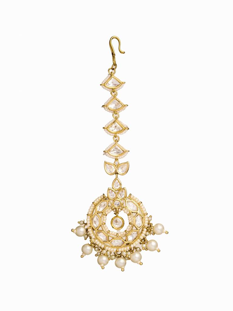 Golden Elegance: Kundan & Pearl Maang Tikka : WFAE147