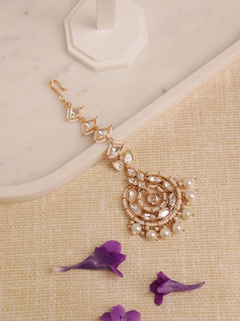 Golden Elegance: Kundan & Pearl Maang Tikka : WFAE147