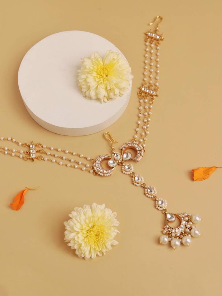 18 Kt Gold Plated Pearl-Enhanced Mathapati : WFAE152