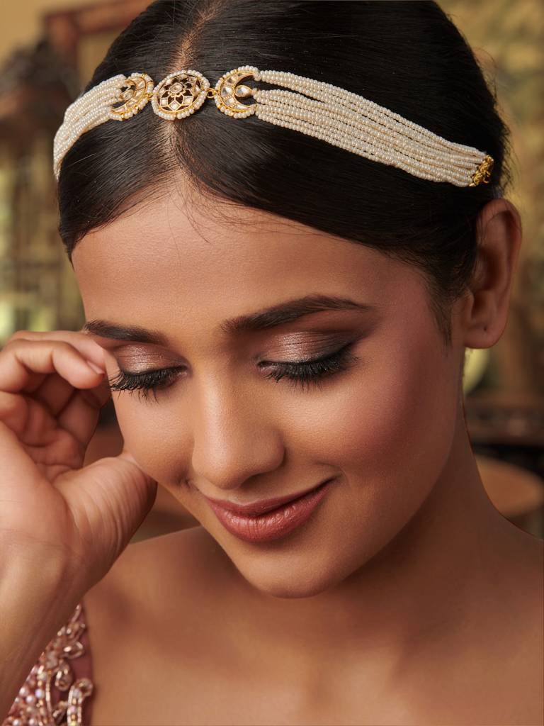 18 Kt-Gold Toned Kundan Statement Mathapatti : WFAE153