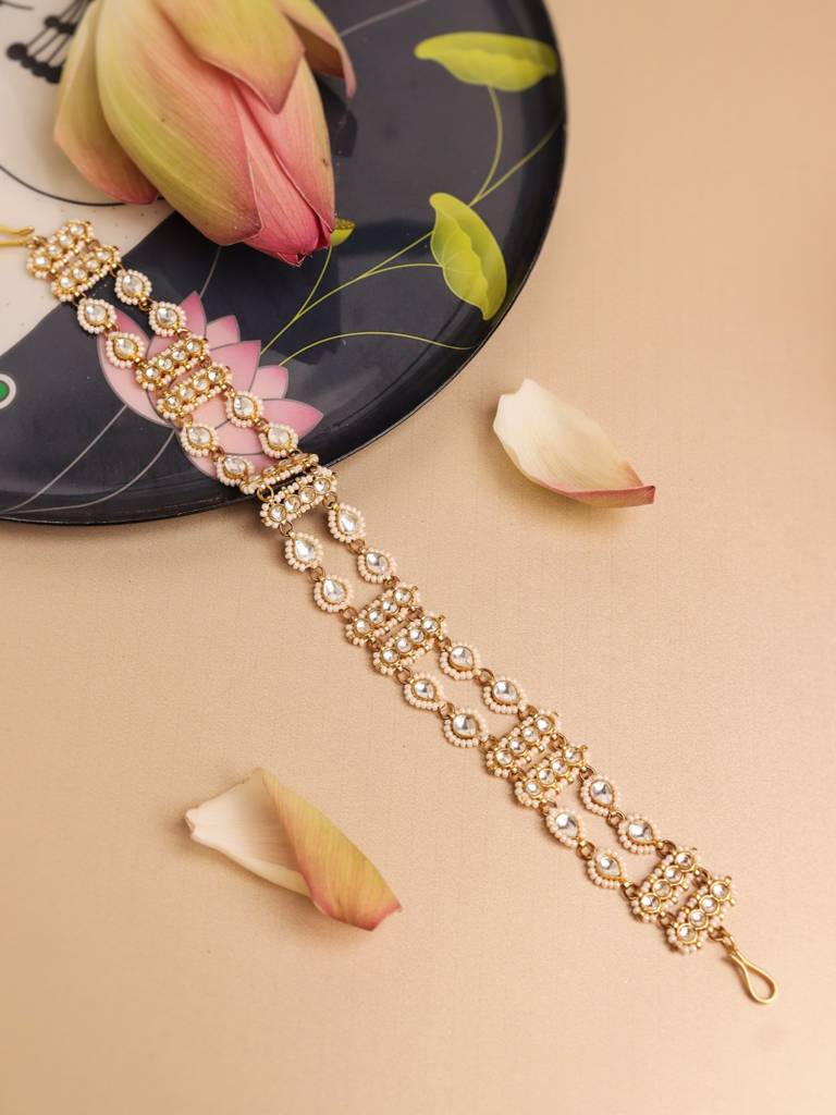 18 Kt Gold Toned Kundan Statement Mathapatti : WFAE154