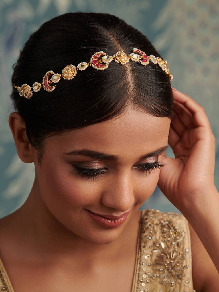 18 Kt Exquisite Pink Crescent And Floral Sheeshphool Mathapatti : WFAE155