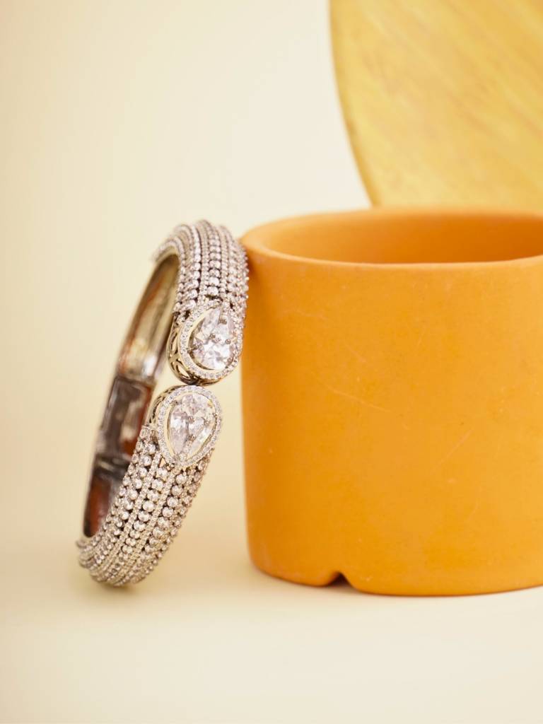 Diamante Brilliant Cuff Bracelet : WFBC351
