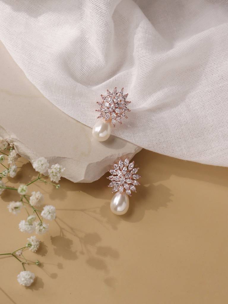 Pearl And Cubic Zirconia Diamante Stud Earrings : WFEC176