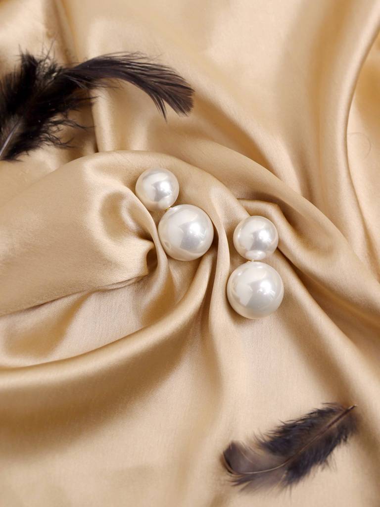 Duo Drop Pearl Earrings : WFEC413