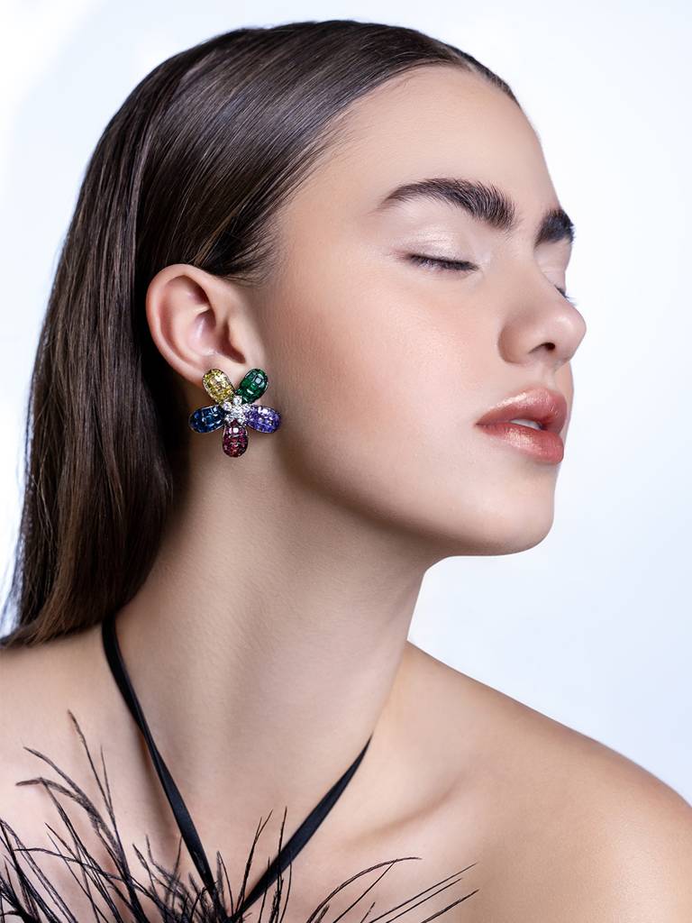 Floral Aura Cz Stud Earrings : WFEC427