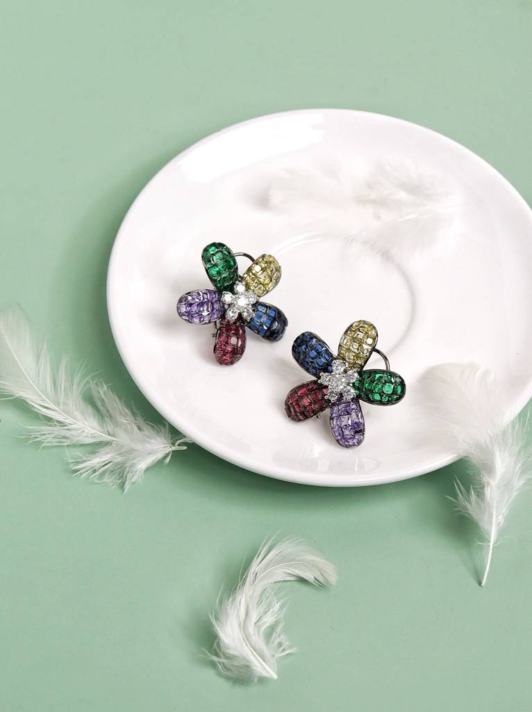 Floral Aura Cz Stud Earrings : WFEC427