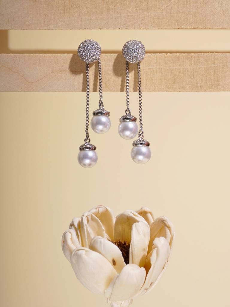 Twin Pearl Pendulum Drop Earrings : WFEC504