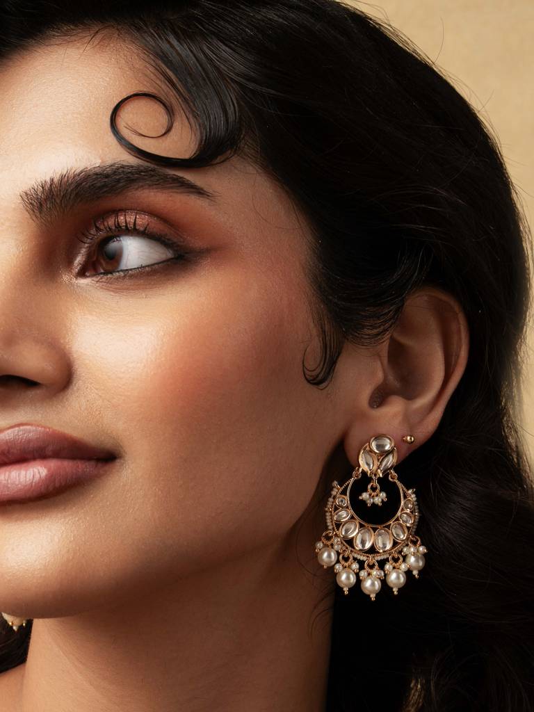 Meira Serene Pearl Drop Kundan Chandbalis : WFEE410