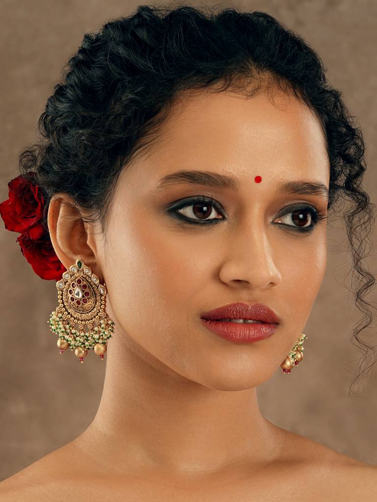 Gilded Lotus Leaf Stud Earrings : WFEE478