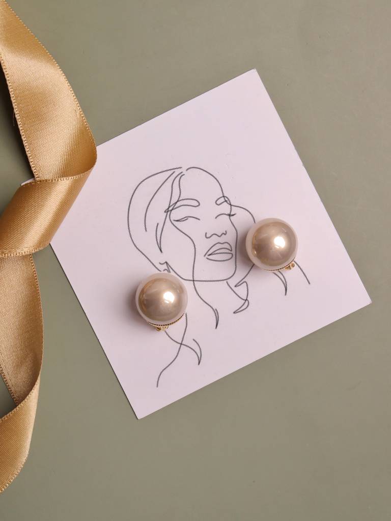 The Pearl Story - 20 Mm Champagne Shell Pearl Studs : WFES41