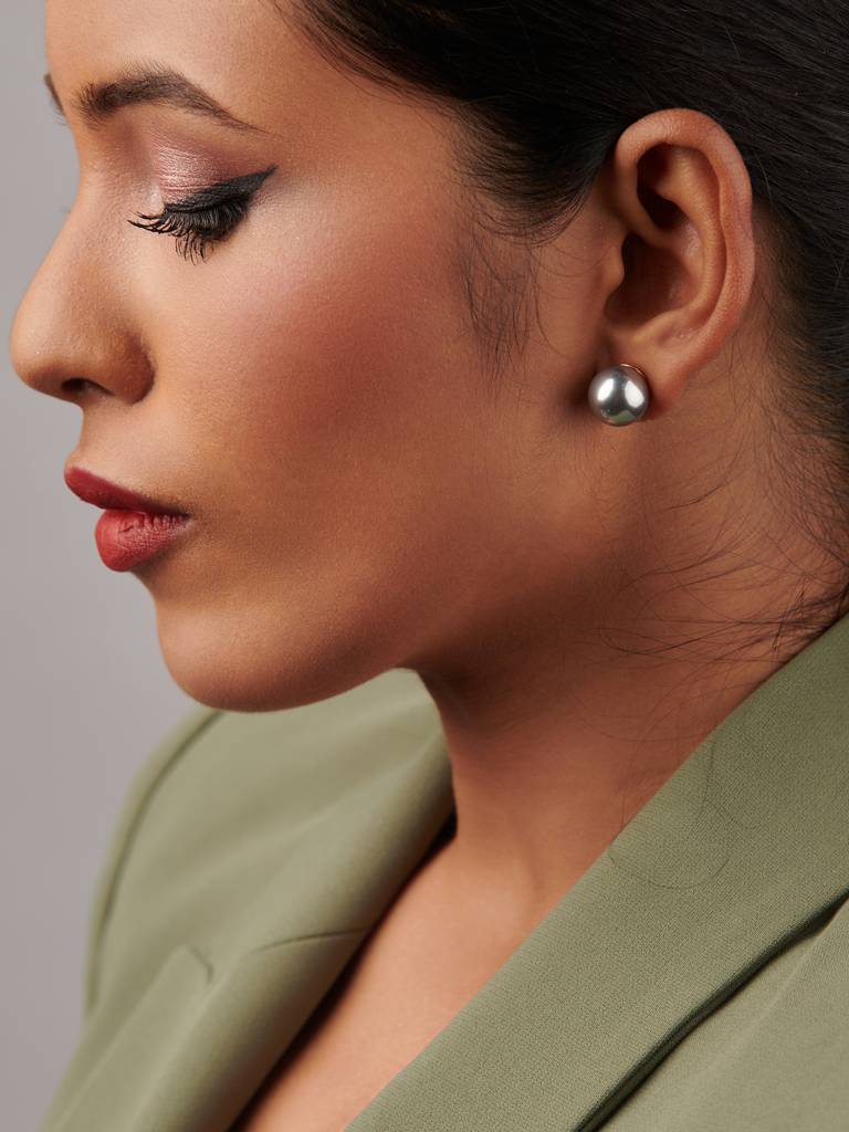 The Pearl Story - Mystic Grey Pearl Earrings : WFES54