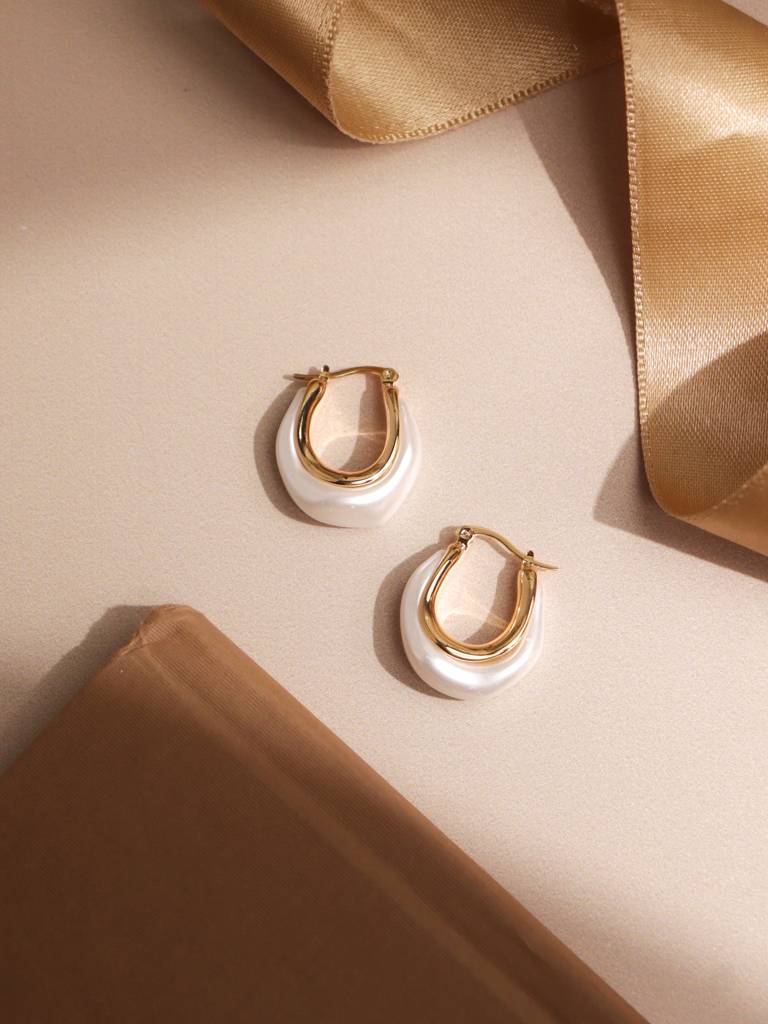 The Pearl Story - Ivory Pearl Bali Earrings : WFES57