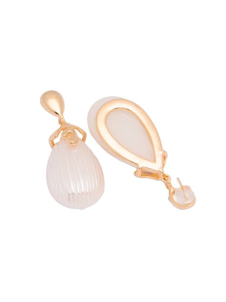 The Pearl Story - Ivory White Pearl Stud Earrings : WFES62