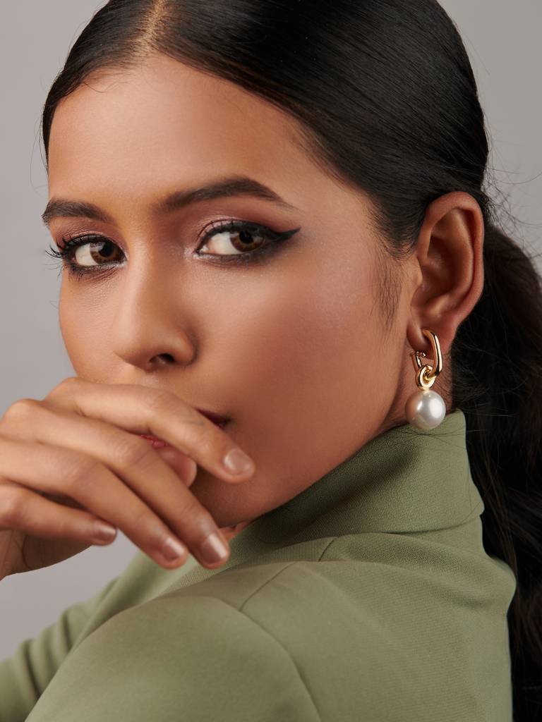 The Pearl Story - White Pearl Linked Drop Earrings : WFES64