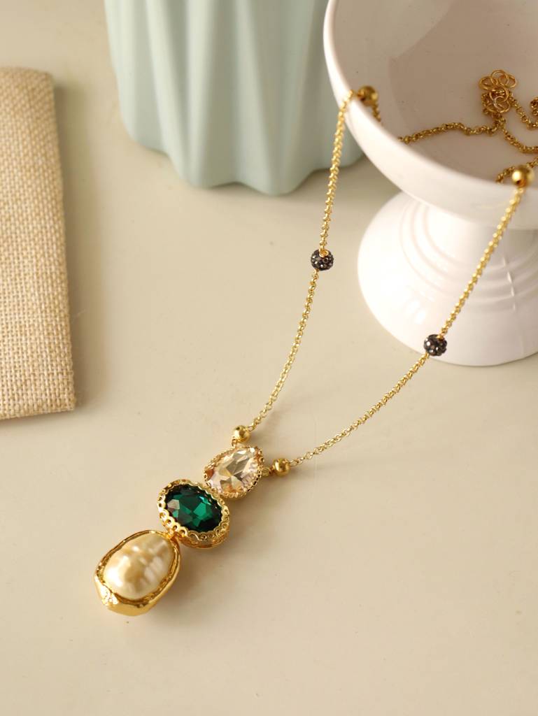 Aina Green And Baroque Peal Long Necklace : WFNS102