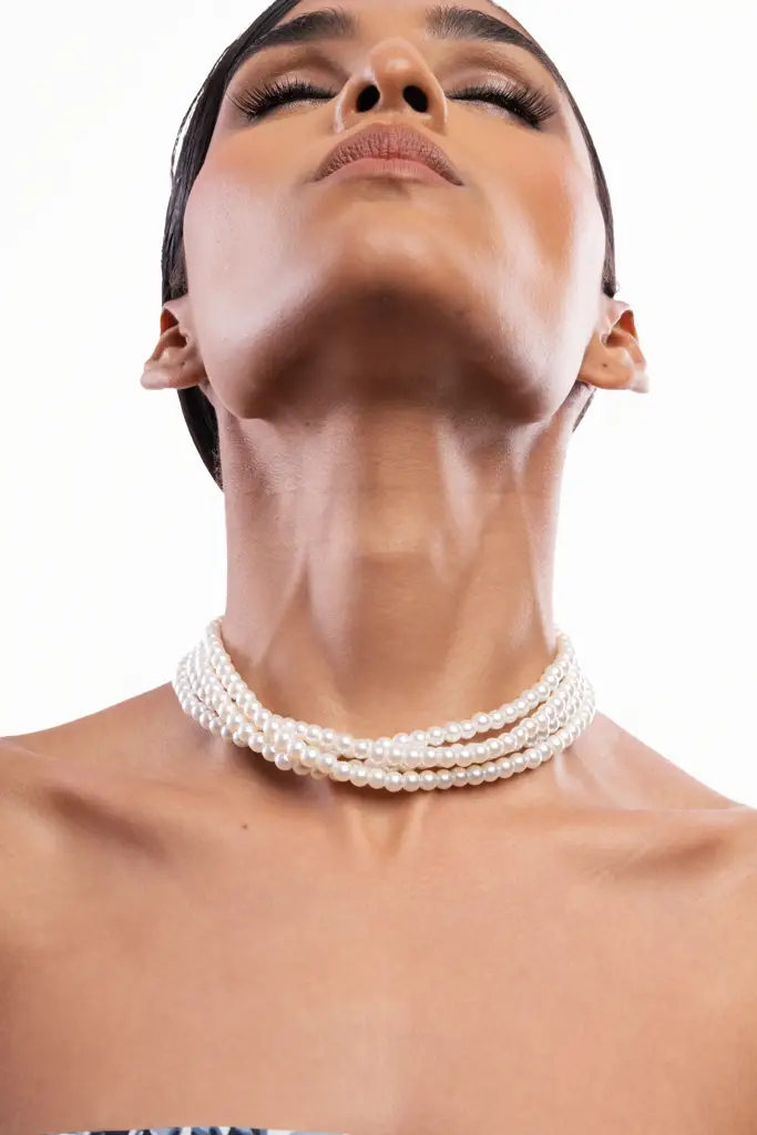 Pearly Diana Choker Necklace : WFNS222