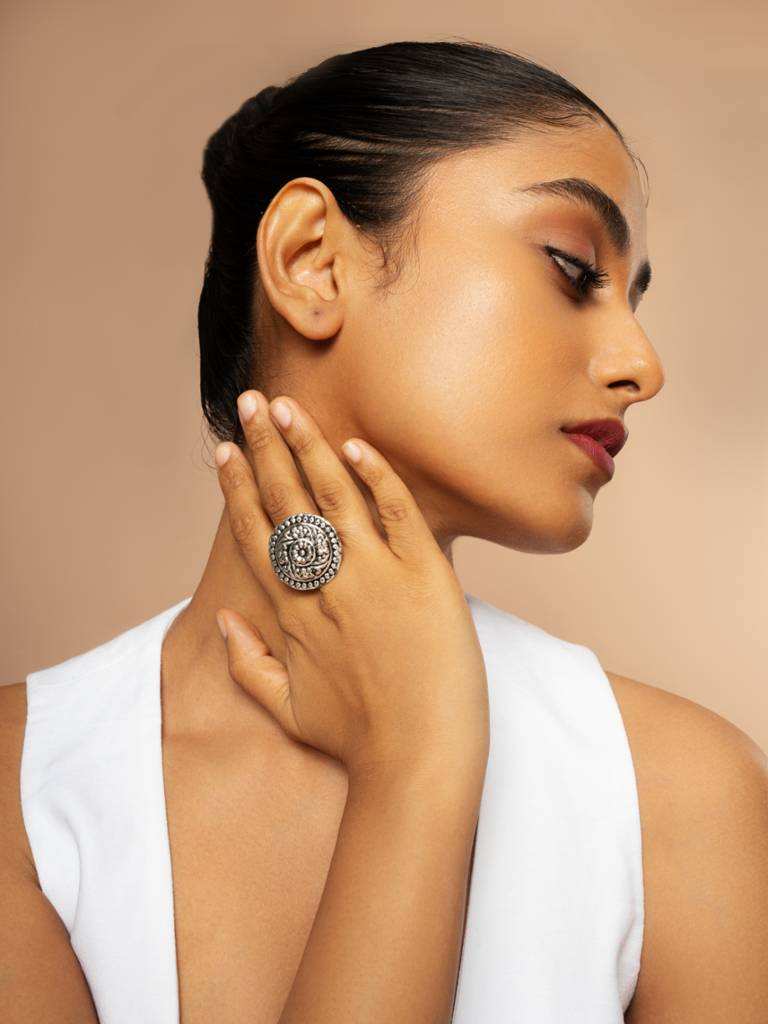 The Gypsy Embossed Floral Ring : WFRO31