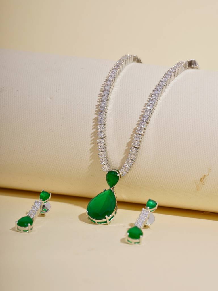 Diamante Emerald Pendent Necklace Set : WFSC163