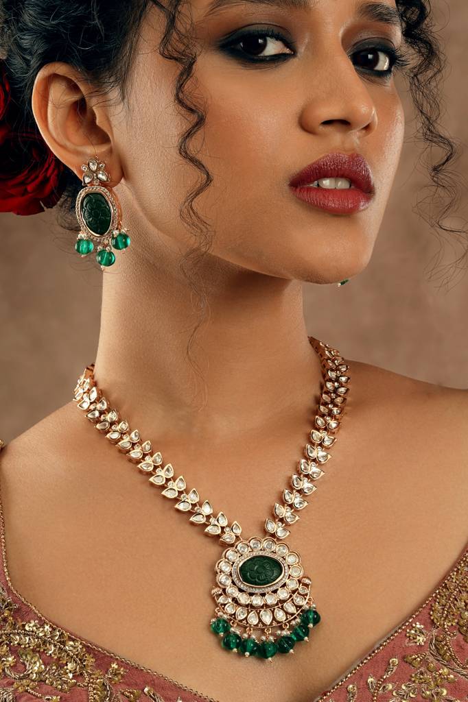 Emerald Carved Polki Necklace Set : WFSE165