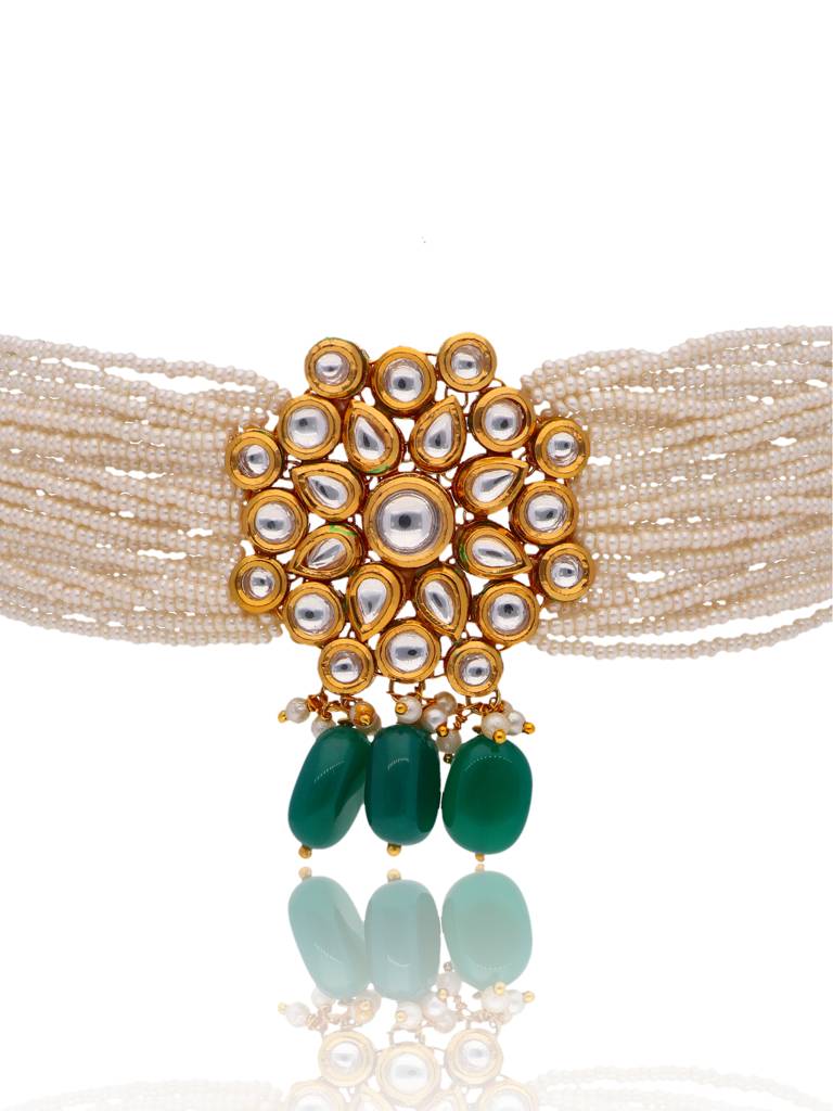 Bridal Kundan And Pearls Embellished Choker Set : WFSE31