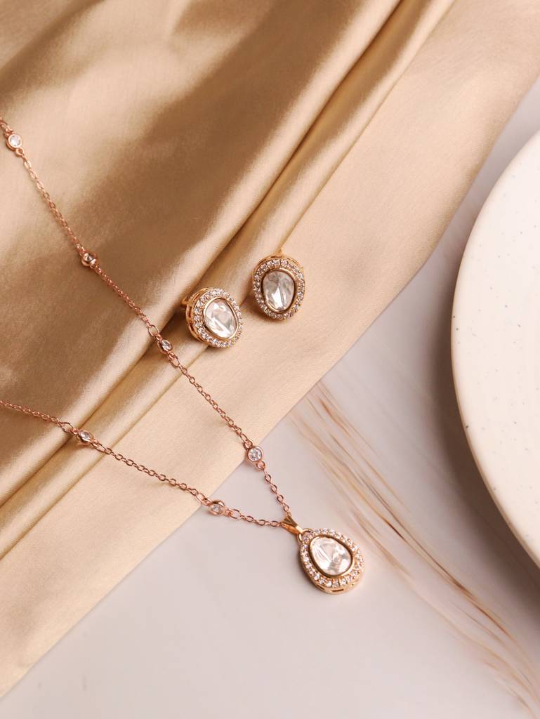 The Zoya Kundan Solitaire Two Tone Gold And Rose Gold Necklace Set : WFSE51