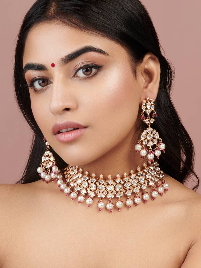 The Zoya Forever Glitter Kundan And Pearls Choker : WFSE54