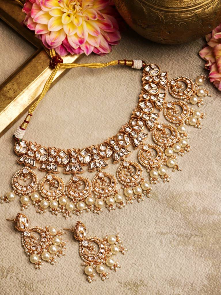 Vivaah Kundan And Pearls Embellished Choker Set : WFSE80